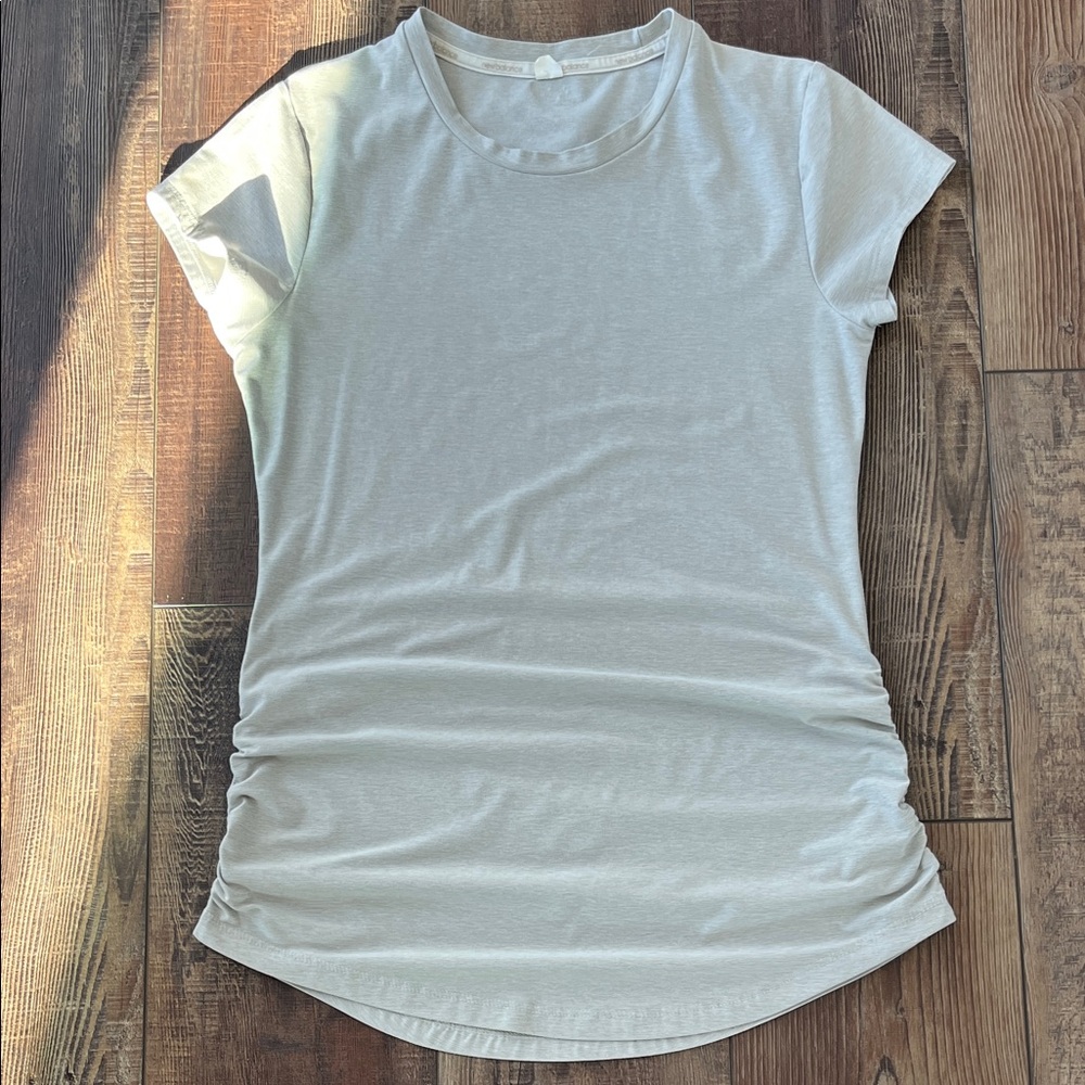 New Balance Light Gray/Beige Women's Short Sleeve Tee